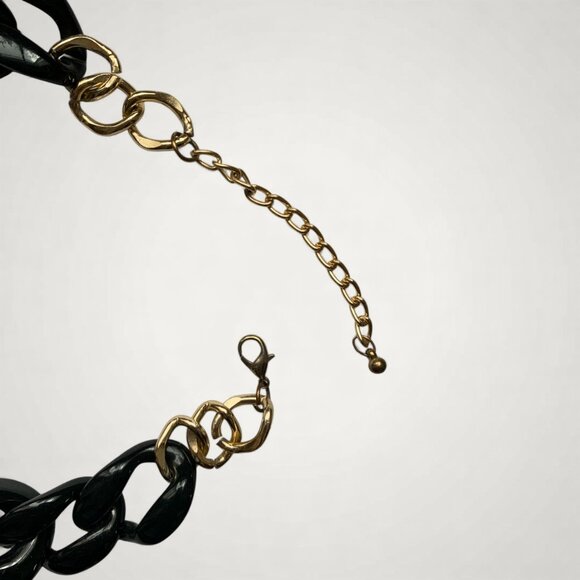 Super Chunky Black Plastic Necklace - Picture 3 of 3